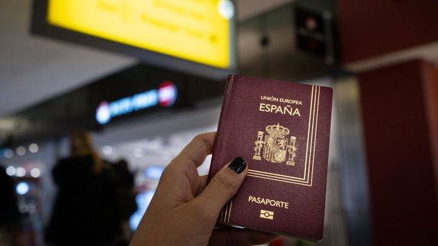 Cuánto tiempo puedes estar fuera de España si ya has pedido la nacionalidad española