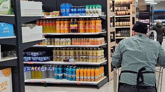 La OCU solo aprueba estos 2 únicos zumos de supermercado como saludables