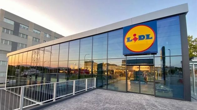 Lidl tumba a Leroy Merlin rebajando más de 100 euros este precioso mueble de jardín: “quedan pocas unidades”