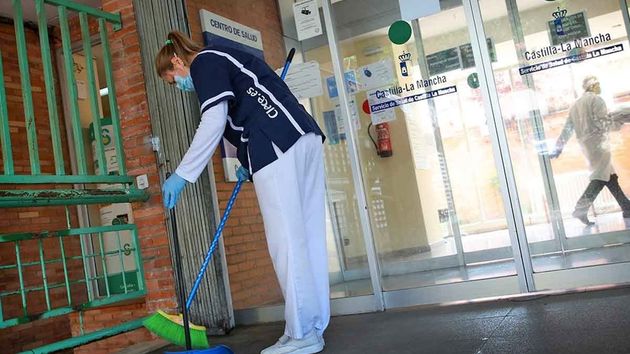 Clece busca personal con urgencia y abre una bolsa de empleo con 336 vacantes