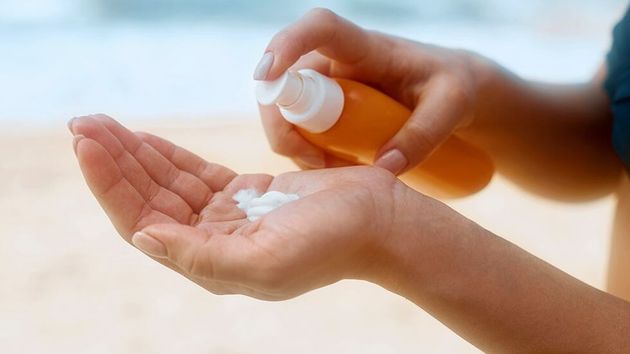Una farmacéutica aclara si se pueden utilizar los protectores solares del año pasado