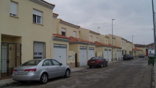 BBVA ofrece un chalet adosado a estrenar con 104 metros y 3 habitaciones y rebaja su precio a 17.600 euros
