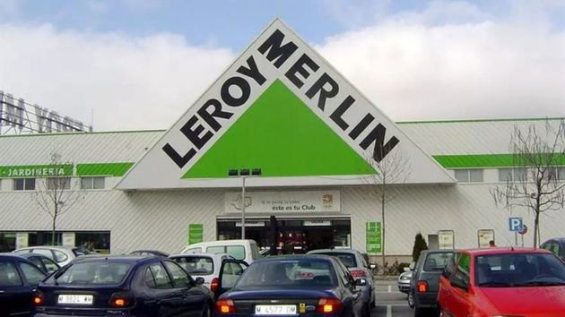 Leroy Merlin se adelanta al cambio de la DGT y vende el producto que habrá que llevar en todos los vehículos a partir de esta fecha