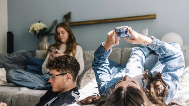 La Generación Z busca un sueldo de 10.000 euros sólo por usar Tiktok e Instagram: "que sea lo antes posible"