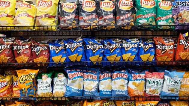 La OCU declara estas 2 marcas de patatas fritas de supermercado como las peores de España