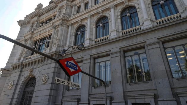 Confirmado por el Banco de España: los bancos van a bloquear cuentas y tarjetas a los que no cumplan con este requisito