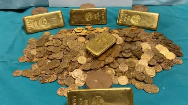 Limpiaban una casa heredada y encuentras 600.000 euros en lingotes y monedas de oro: estaba escondido en tarros y una caja fuerte