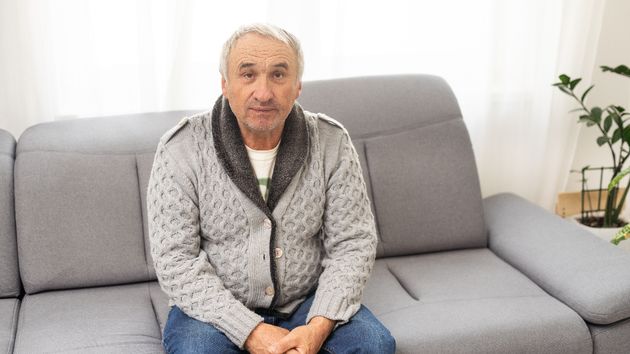 Tengo 63 años, soy funcionario jubilado y cobro 85.495,72 euros de pensión: todavía debo 215.989,20 euros por mi casa, ¿tendré suficiente para sobrevivir?