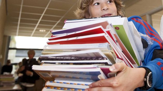 Las nuevas ayudas para comprar material escolar en Galicia se podrán solicitar desde este viernes