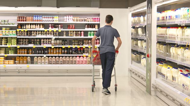 Sale al supermercado a hacer la compra semanal y vuelve a casa con 300.000 euros en el bolsillo
