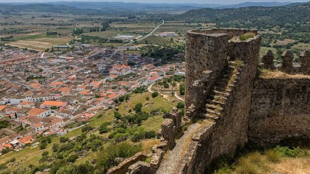 El pueblo con la cerveza más barata y un castillo templario: "el día en que una caña supere el precio del pan, las piedras del castillo volverán a temblar”