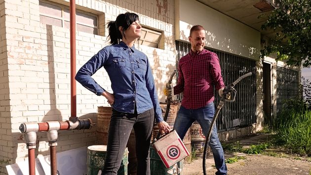 El pueblo de Guadalajara de 150 habitantes que volverá a tener gasolinera gracias a la aventura de dos jóvenes emprendedores