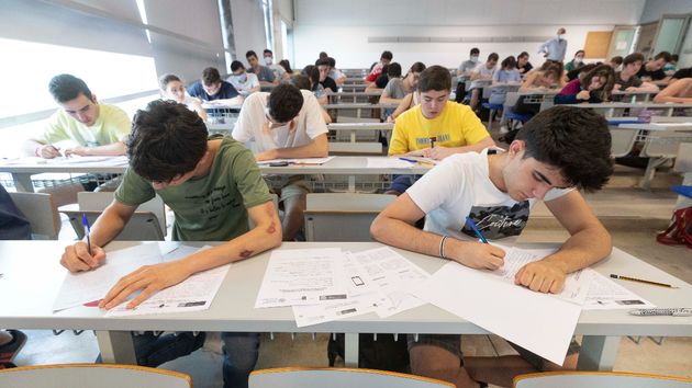 Todas las fechas de la PAU 2025 por comunidad: cuándo son los exámenes y cuándo se publican las notas
