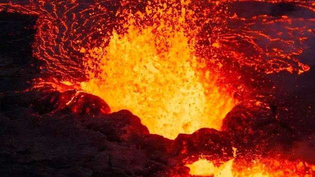 Un tesoro oculto: descubren que el núcleo de la Tierra está expulsando oro a través de erupciones volcánicas