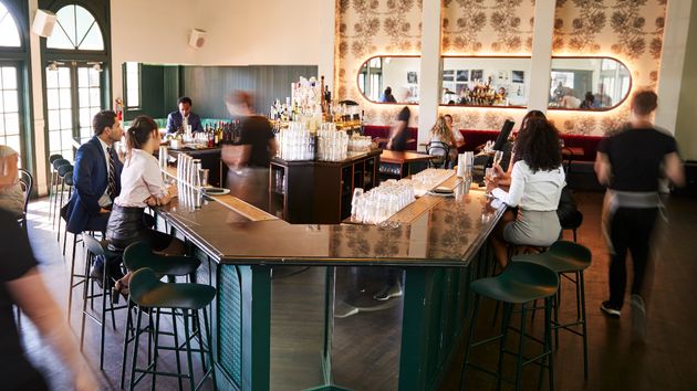 Adiós a esta legendaria cadena de cafeterías en Madrid: tenían casi 100 años de historia