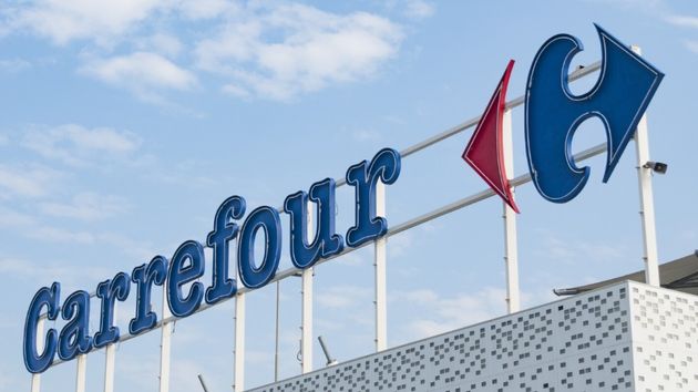 Carrefour revienta el precio del jamón serrano de bellota y lanza un chollazo en el aceite de oliva virgen extra