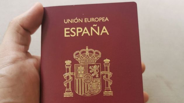 Cómo obtener el permiso de trabajo en España en 2025: precio y requisitos