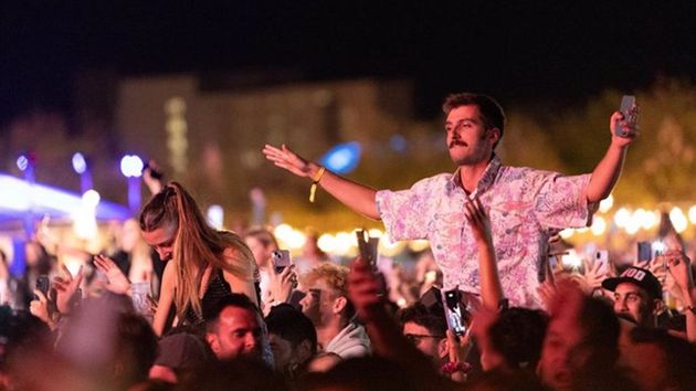 Sí, también puedes llevar y consumir comida: estos son todos tus derechos si vas a un festival de música este verano