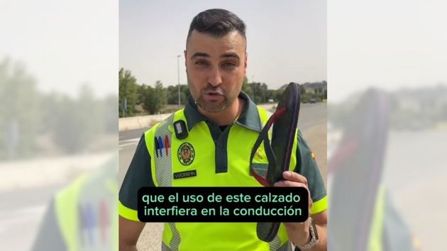 La Guardia Civil explica cuándo se puede conducir con chanclas y advierte de multas de hasta 200 euros