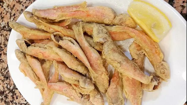 El bar de siempre en Andalucía donde podrás comer este verano por 7 euros: "La locura es el pescaíto frito"