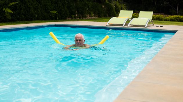 Hacienda localiza por satélite la piscina ilegal de un jubilado y le reclama 1.500 euros en impuestos y multas