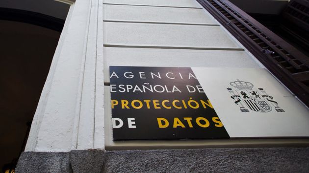 Multa de hasta 20.000 euros a las empresas que sigan fichando la jornada de este modo: “es excesivo”