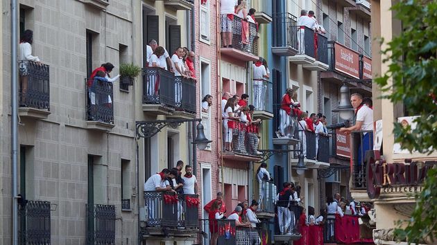 ¿Cuánto cuesta alquilar un balcón en Pamplona para ver los encierros de San Fermín?