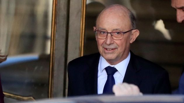 Currículum Vitae de Cristóbal Montoro: sus estudios y trabajos antes de ser exministro de Hacienda del PP e imputado