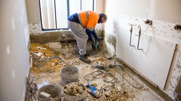 Hacienda avisa a los propietarios que reformen sus viviendas: en estos casos podrán pagar menos IVA