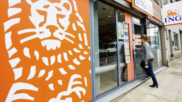 ING, Santander o CaixaBank: la gran ofensiva de los bancos que dan dinero a los clientes por traer a amigos