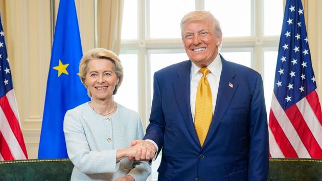 Donald Trump avisa a la UE de que subirá los aranceles al 35% si no invierte 600.000 millones de dólares en EEUU