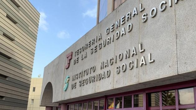 Simula altas de 39 trabajadores y logra 74.026,40 euros en prestaciones con contratos falsos: un jubilado fallecido cobró 13.433,76 euros y el fraude a la Seguridad Social supera los 84.000 euros