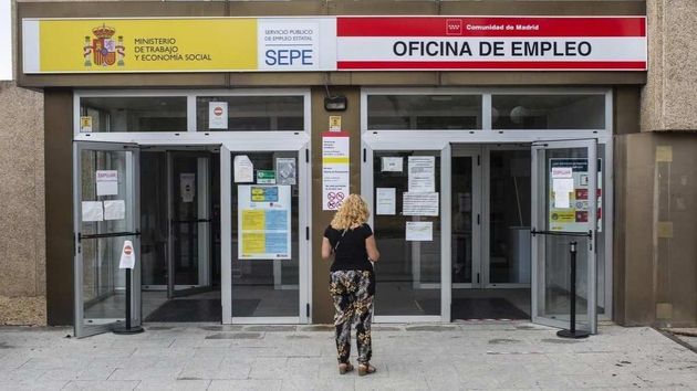 El SEPE lanza una ayuda de 570 euros al mes para personas mayores de 30 años con pocos ingresos