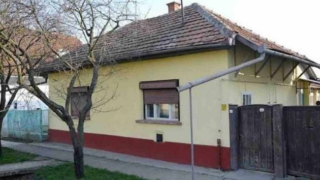 Los okupas de una casa se van de vacaciones y el propietario aprovecha para recuperarla, pero ahora se arriesga a una multa