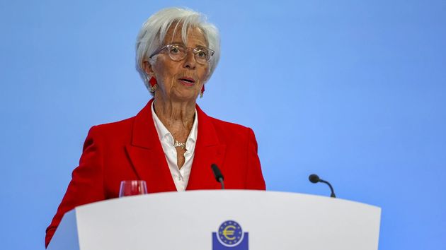 Lagarde prevé una desaceleración de la eurozona debido a la incertidumbre de los aranceles de Trump