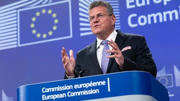 La Unión Europea y Estados Unidos cierran el acuerdo por escrito con un arancel fijo del 15% para los productos europeos