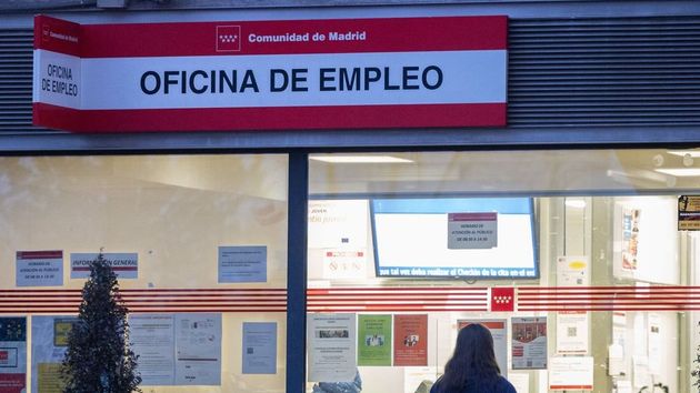 Un hombre deberá devolver 5.141,01 euros al SEPE por no comunicar que viajó al extranjero para cuidar de su madre mientras cobraba la prestación por desempleo