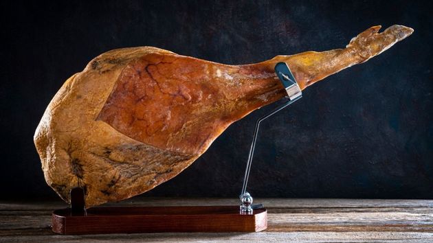 Alcampo destroza el precio del jamón de bellota ibérico y regala 50 euros de descuento: por tiempo muy limitado