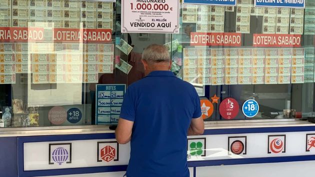Una dueña de una administración de Lotería no se corta al hablar de lo que gana: “De cada décimo de lotería de Navidad nos llevamos 1 euro y el resto para el Estado, no es buen negocio”
