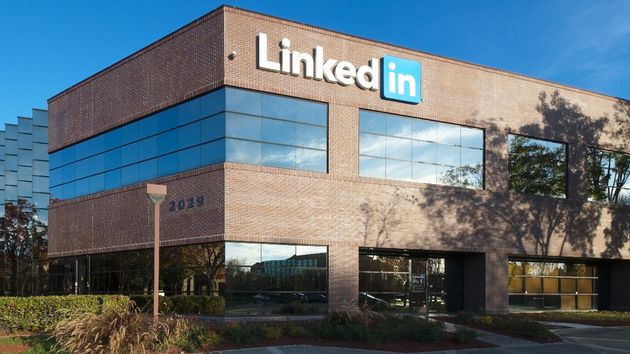 Adiós a LinkedIN: la Inteligencia Artificial pone en peligro su futuro