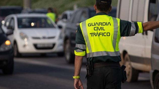 La DGT avisa: multas de hasta 500 euros por hacer esto en una rotonda