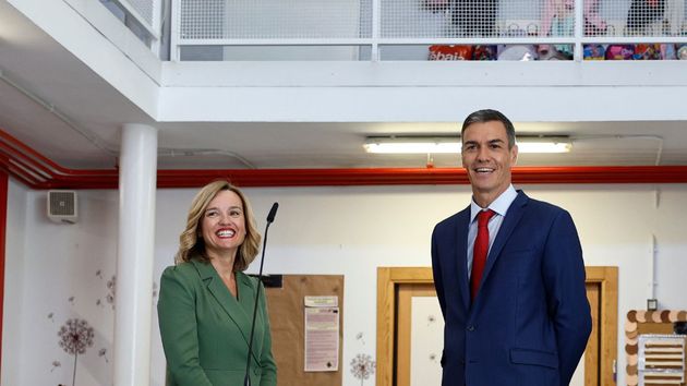 El Gobierno anuncia una limitación en las horas lectivas para el profesorado y la reducción del ratio de alumnos por aula