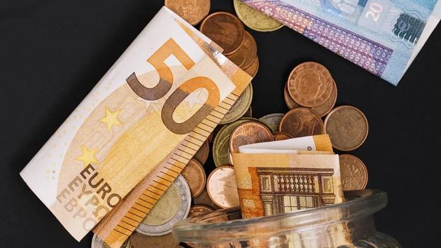 ¿Dónde invertir tus ahorros en 2025? Esto es lo que aconsejan los expertos