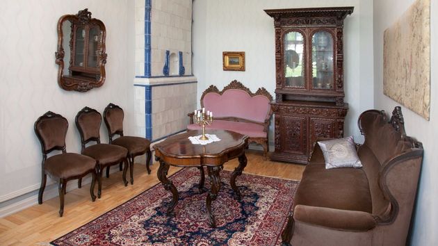 Hereda varias viviendas en Aragón y en el Impuesto de Sucesiones le suman 20.000 euros más por los “muebles”: la justicia aclara que solo se puede aplicar a los bienes de la vivienda familiar
