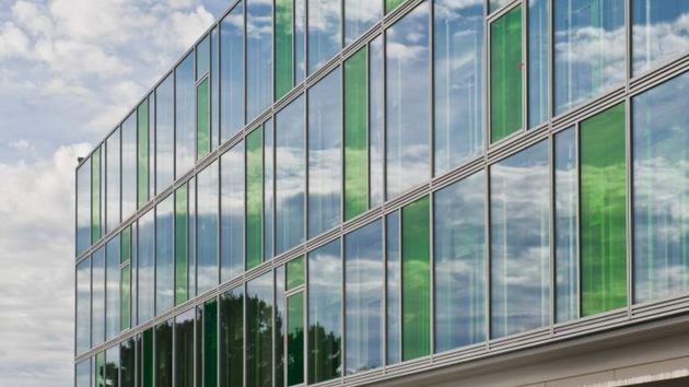 Las nuevas ventanas invisibles que pueden transformar los edificios para siempre: transparentes y capaces de producir electricidad