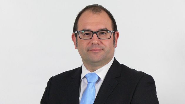 Eduardo Bolinches, economista: “Cuanta menos gente chupe del fondo de las pensiones, mejor. Nos están costando 13.500 millones de euros al mes, que es como comprarse 400 iPhones al día”