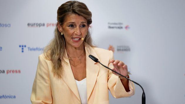 Yolanda Díaz anuncia novedades sobre el registro horario: “no va de vigilar, sino que va de garantizar que las horas extras se pagan”