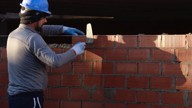 La Seguridad Social rechaza conceder la incapacidad permanente absoluta a un albañil con cirrosis hepática porque puede trabajar en algo que no requiera tanto esfuerzo: confirmado por la justicia