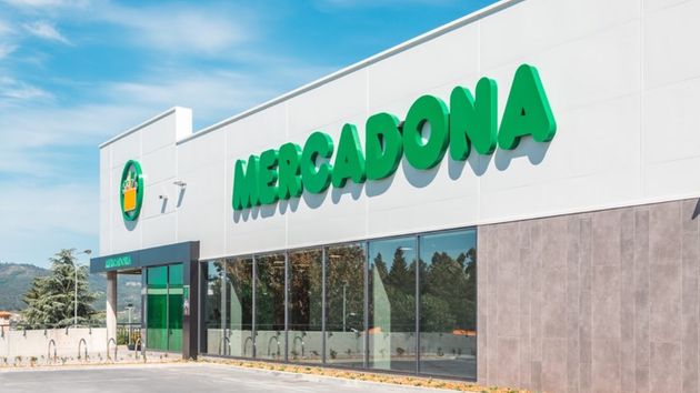 Un gerente de Mercadona es despedido por grabar una reunión y usar el contenido contra su ex, que también trabaja en la cadena: gana y deben readmitirle o pagarle 95.785,74 euros