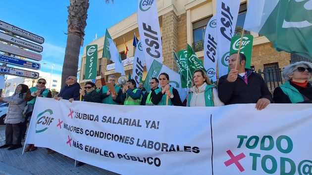 Los funcionarios preparan movilizaciones hoy jueves en toda España por un nuevo acuerdo salarial y podrían ir a huelga